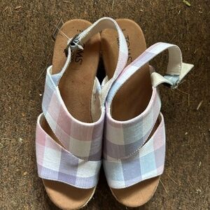 Tom’s espadrilles size 9